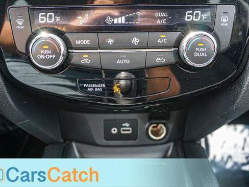 Used 2018 Nissan Rogue SV AWD/4WD image 24