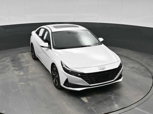 Used 2023 Hyundai Elantra Limited image 24