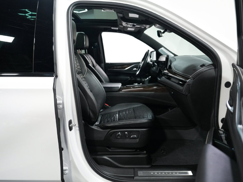 Used 2024 Cadillac Escalade Sport Platinum w/ LPO, Floor Liner Package AWD/4WD image 40