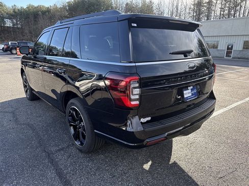 Used 2023 Ford Expedition Limited image 5