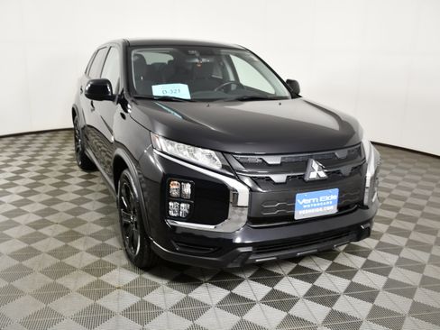 Used 2024 Mitsubishi Outlander Sport LE AWD/4WD image 3