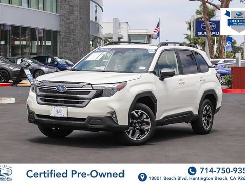 Certified 2025 Subaru Forester Premium AWD/4WD image 1