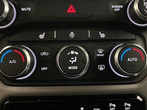 Used 2019 RAM 1500 Big Horn AWD/4WD image 17