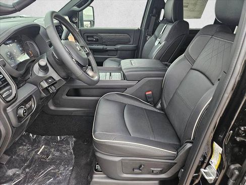 New 2026 RAM 2500 Limited AWD/4WD image 15