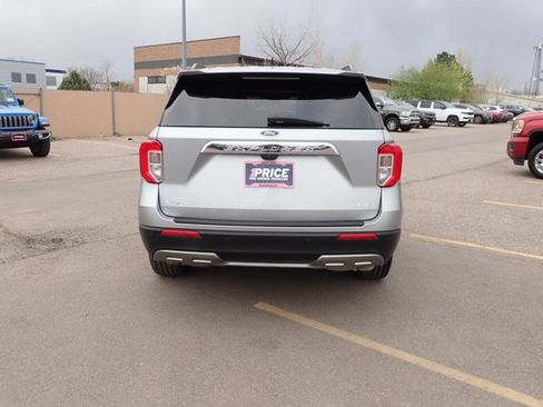 Used 2022 Ford Explorer XLT w/ Equipment Group 202A image 3