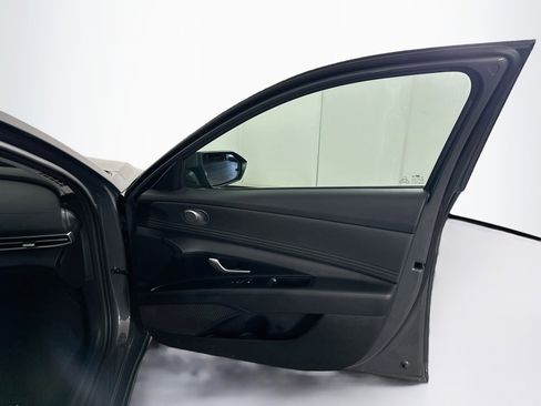 Used 2023 Hyundai Elantra SEL w/ Convenience Package FWD image 31