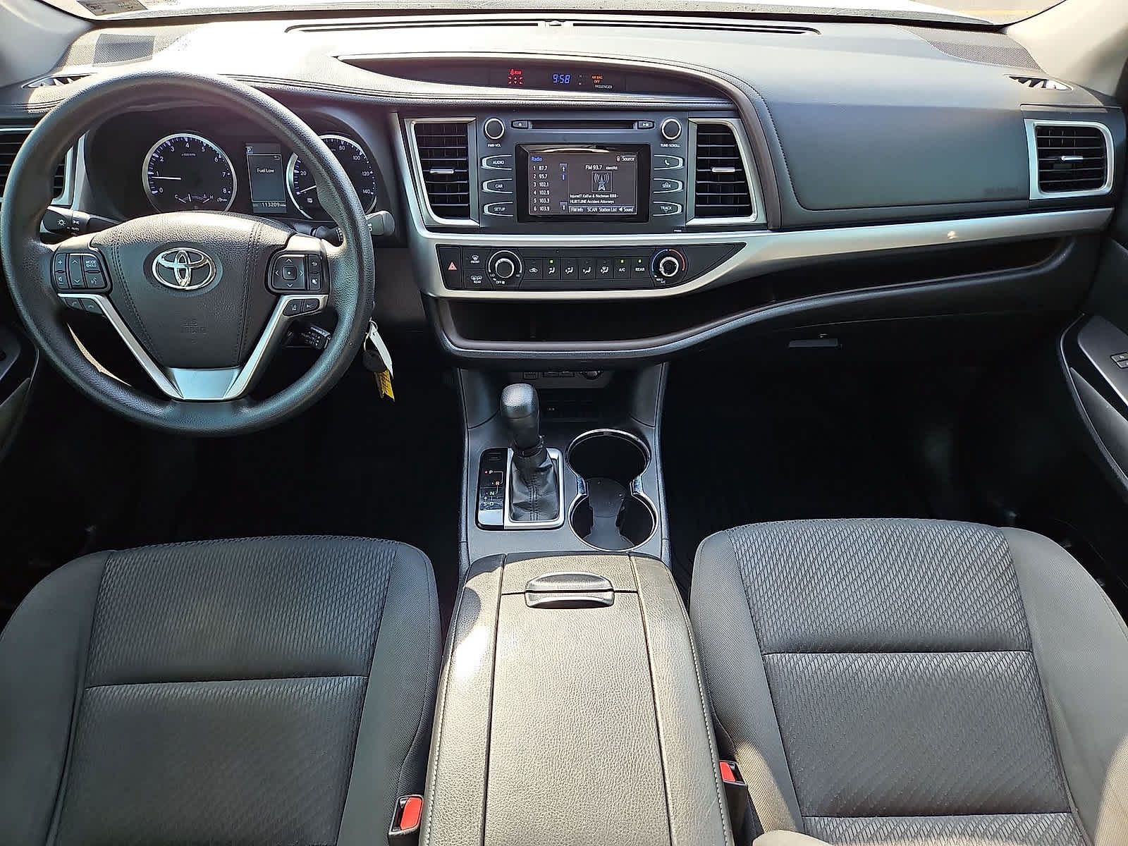 Used 2017 Toyota Highlander LE FWD image 11