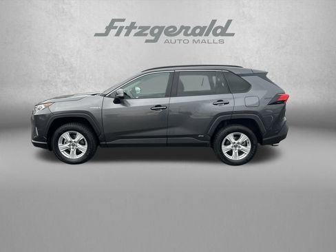 Used 2021 Toyota RAV4 XLE w/ Convenience Package image 4
