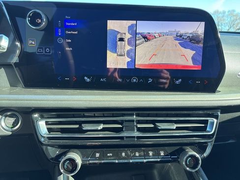 New 2026 Chevrolet Traverse LT w/ Sun and Wheel Package image 17