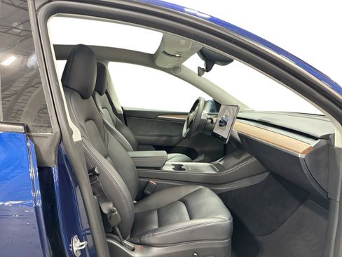 Certified 2023 Tesla Model Y Long Range AWD/4WD image 13