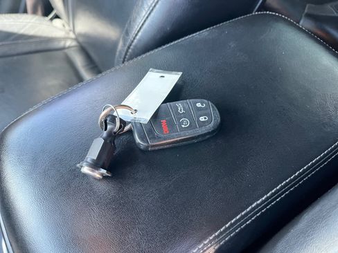Used 2020 Dodge Charger SXT w/ Leather Interior Group RWD image 34