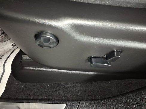 Used 2020 Jeep Grand Cherokee Limited image 14