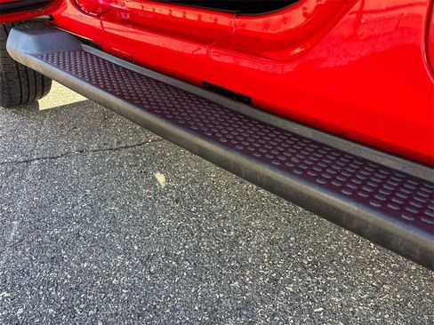 Used 2018 Jeep Wrangler Unlimited Sahara image 9