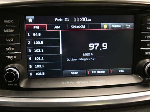 Used 2017 Kia Sorento SX image 15