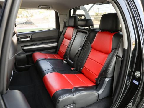 Used 2018 Toyota Tundra SR5 w/ SR5 Upgrade Package AWD/4WD image 29