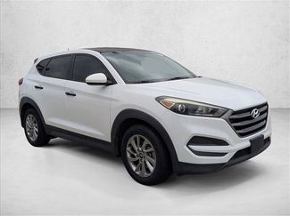 Used 2016 Hyundai Tucson SE video 3