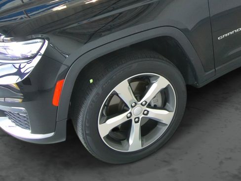 Used 2022 Jeep Grand Cherokee L Limited image 7