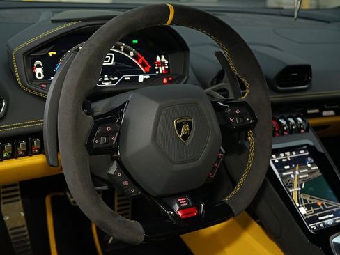 Used 2024 Lamborghini Huracan Tecnica image 13