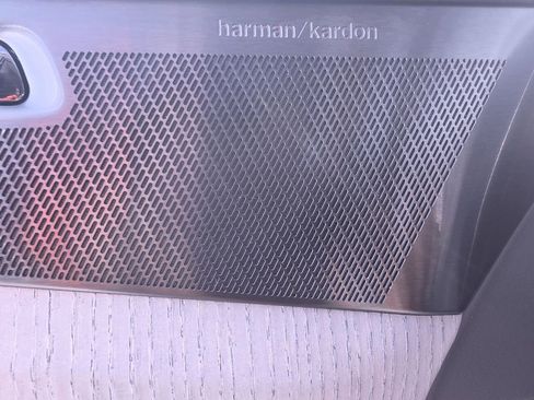 Certified 2025 Volvo XC90 T8 Ultra w/ Protection Package Premier AWD/4WD image 31