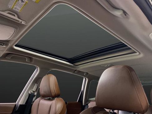 Used 2023 Subaru Forester Touring image 7