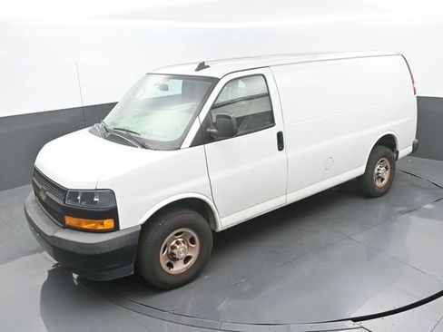 Used 2020 Chevrolet Express 2500 w/ Driver Convenience Package image 16