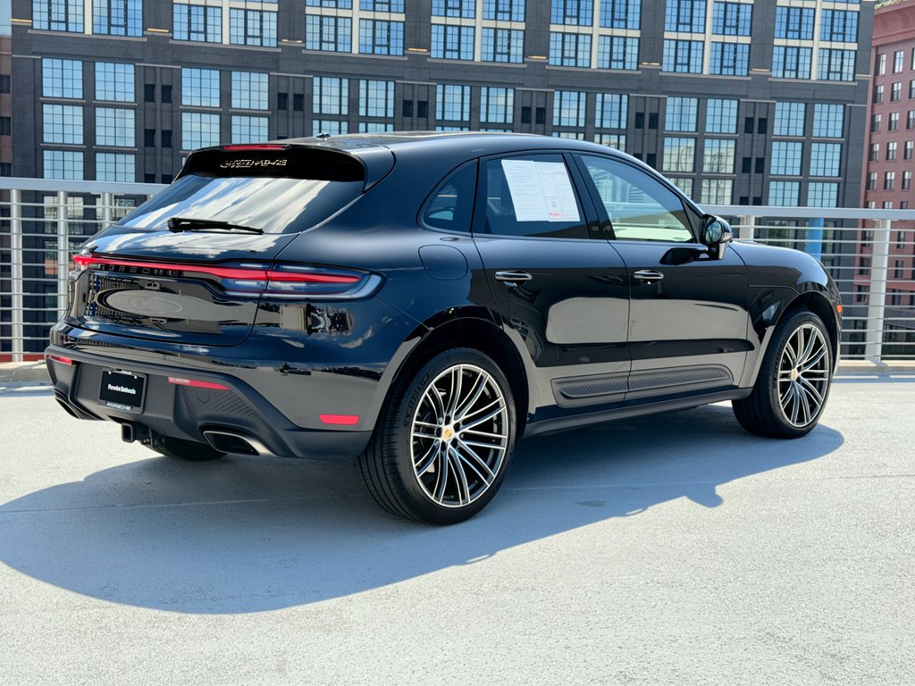 Certified 2026 Porsche Macan AWD/4WD image 9