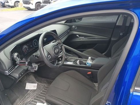 Used 2025 Hyundai Elantra SEL FWD image 8