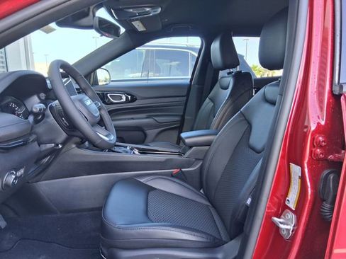 New 2026 Jeep Compass Latitude image 19