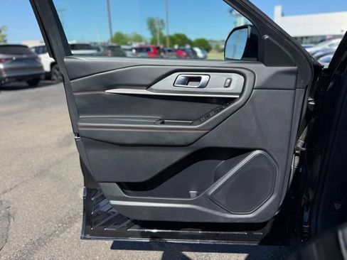 Certified 2025 Ford Explorer ST-Line w/ ST-Line Street Pack AWD/4WD image 12