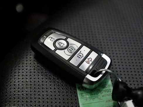 Used 2021 Ford Escape Titanium image 29