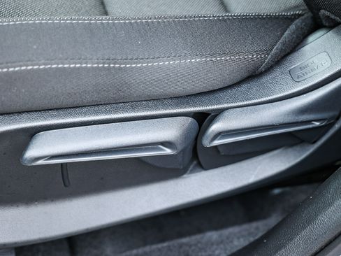 Used 2025 Honda CR-V LX image 29