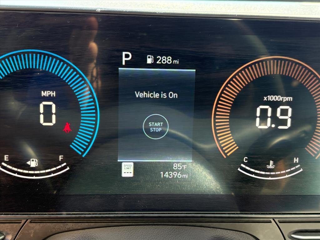 Certified 2025 Hyundai Kona SEL AWD/4WD image 8