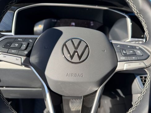 Used 2025 Volkswagen Taos SE image 28