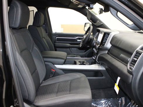 New 2026 RAM 1500 4x4 Crew Cab image 11