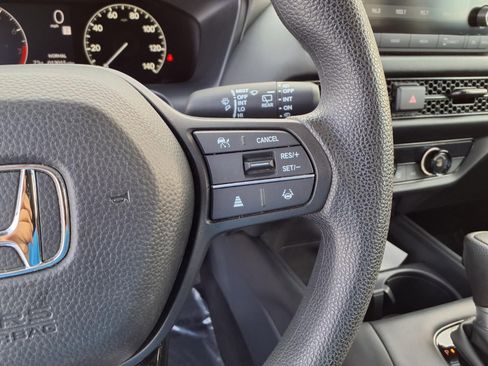 Used 2023 Honda HR-V LX image 17