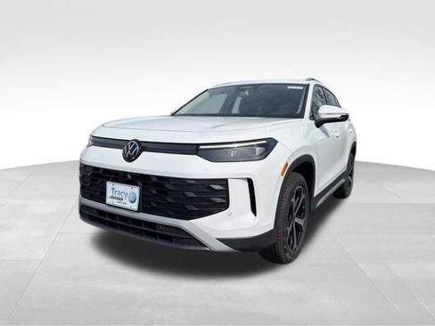 New 2026 Volkswagen Tiguan SE AWD/4WD image 3