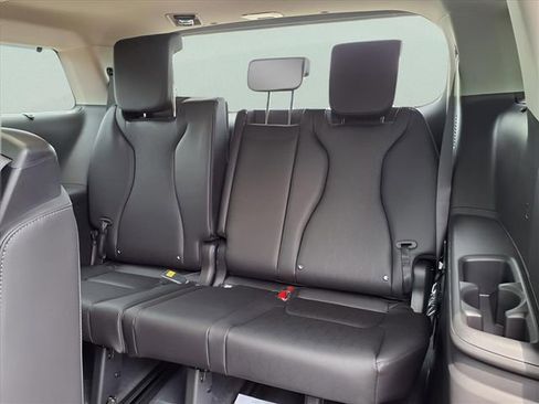 New 2025 Kia Carnival SX w/ SX Dark Edition Package FWD image 17