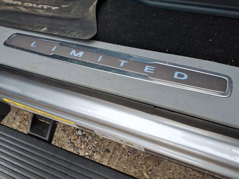 Used 2024 Ford F450 Limited w/ FX4 Off-Road Package image 9