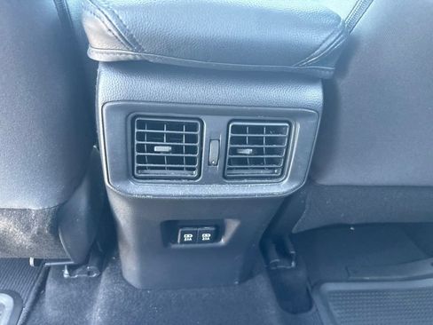 Used 2019 Toyota RAV4 XLE FWD image 15