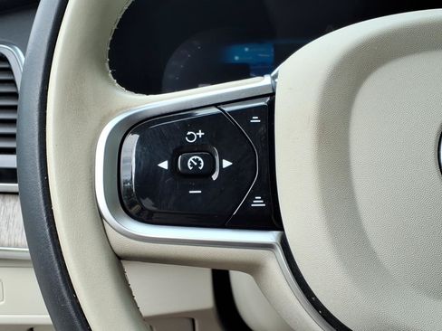 Certified 2025 Volvo XC90 B6 Plus w/ Protection Package Premier AWD/4WD image 28