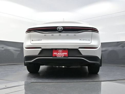 Certified 2025 Toyota Crown Platinum AWD/4WD image 36