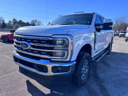 Used 2023 Ford F250 Lariat w/ FX4 Off-Road Package image 4