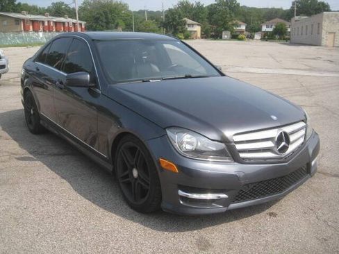 Used 2013 Mercedes-Benz C 250 Sedan image 3