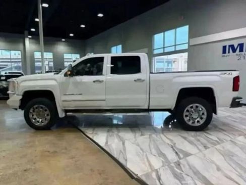 Used 2015 GMC Sierra 2500 Denali w/ Duramax Plus Package image 34