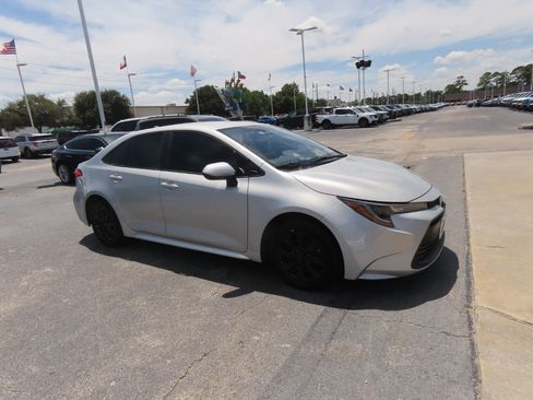 Used 2024 Toyota Corolla LE FWD image 6