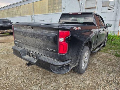 Used 2021 Chevrolet Silverado 1500 Custom AWD/4WD image 2