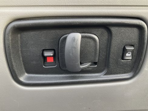 Used 2019 Chevrolet Express 2500 LT w/ LT Preferred Equipment Group image 28