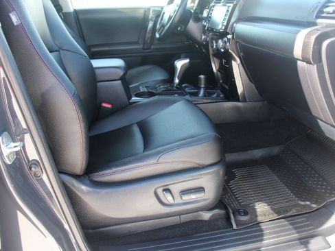 Certified 2024 Toyota 4Runner TRD Off-Road Premium w/ Moonroof Package AWD/4WD image 21