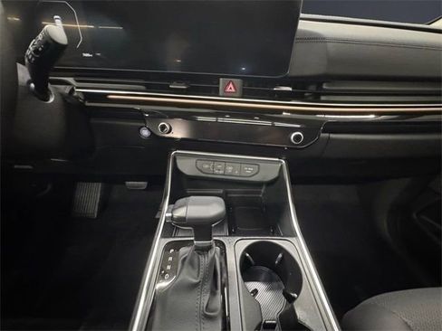 Used 2025 Kia Carnival SX Prestige image 10