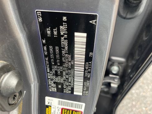 Used 2023 Toyota Highlander Platinum image 11